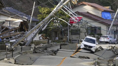 Počet obětí zemětřesení v Japonsku stoupl na 120, přes 200 lidí je nezvěstných