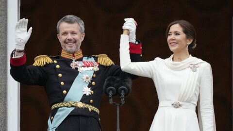 Margrethe II. podepsala abdikaci, dánským králem se tak stal její syn Frederik X.
