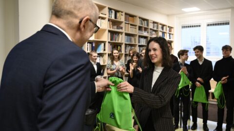 Bek: Vláda rozhodne o zvýšení rozpočtu školství o čtyři miliardy korun