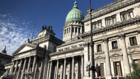 V Argentině chtějí zakázat slovo zadarmo