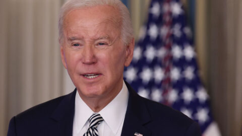 Biden si v projevu spletl Macrona s jeho zesnulým předchůdcem Mitterrandem