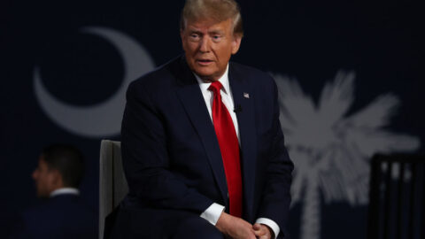 Suverénní Trump míří za další výhrou v primárkách, Haleyová vyostřuje kritiku