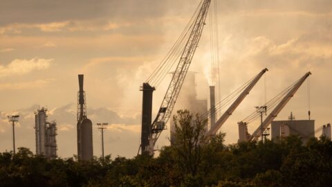 Návrh Evropské komise na snížení emisí o 90 % do roku 2040 je nesplnitelný, upozorňuje český průmysl