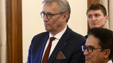 Ministr Dvořák nebude mít zmocněnce k euru. Ekonom Zahradník zůstává jeho poradcem