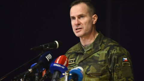 Česko bude dál podporovat Ukrajinu, výsledek války je klíčový, zdůraznil Řehka
