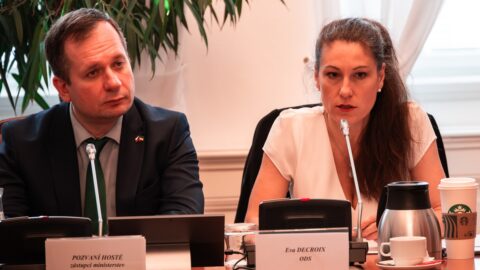 Rusové mají „seznamy smrti“ i na české občany, zaznělo na půdě Poslanecké sněmovny