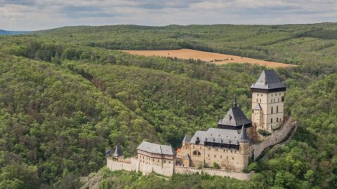 Hurá na výlet! Většina českých hradů a zámků přivítá první návštěvníky už před Velikonocemi