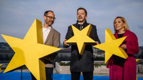 Mluvčí vlády: Návrh eurokomisaře náleží Pirátům se STAN, Fiala to potvrdil