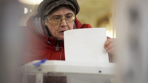 Rusové volí prezidenta, vítěz je podle médií předem znám