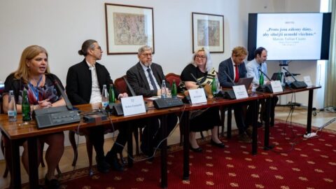 Záznam: seminář o ústavních právech občanů a jak je uplatňovat v každodenním životě, Senát ČR