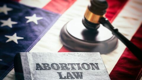 Nejvyšší soud USA se zabýval přístupem k potratům při ohrožení zdraví matky