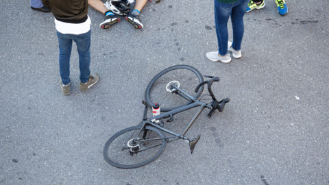 Absence helmy: Hrozba pro cyklisty