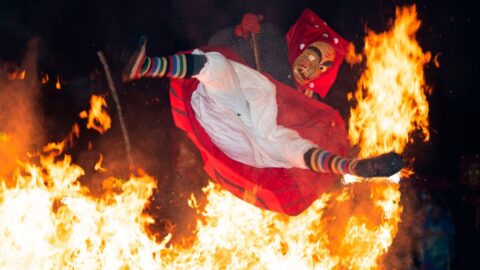 Hasiči varují kvůli suchu a větru před večerním pálením čarodějnic. V Praze je částečný zákaz