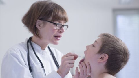 Nemocných s černým kašlem je téměř 6400, za týden letos druhý nejvyšší nárůst