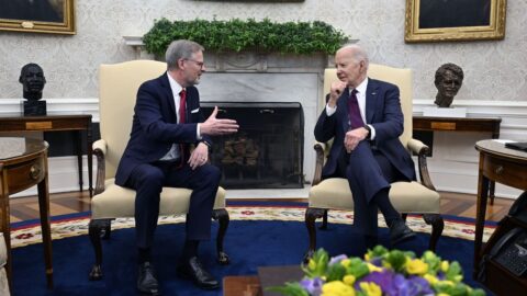 Americký prezident Biden přijal v Oválné pracovně českého premiéra Fialu