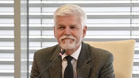 Učte se cizí jazyky, vyzval děti prezident při návštěvě ve škole na Zlínsku
