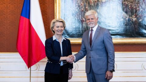 Prezident přijal von der Leyenovou, předtím jednala s českými politiky