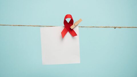Nových případů HIV je v ČR díky cizincům více než loni a předloni