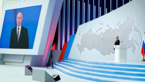 Německo nebude mít na Putinově inauguraci zástupce, Francie naopak ano