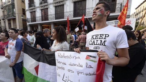 Španělská vláda schválila uznání palestinského státu, chce tak přispět k míru
