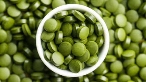 Studie: Spirulina významně snižuje úmrtnost na covid-19