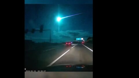 Úlomek komety vytvořil o víkendu úžasnou podívanou na jihozápadě Evropy (video)