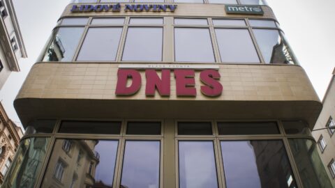 Zdravotní sestře Marešové náleží 700 000 Kč od Mafry za porušení presumpce neviny