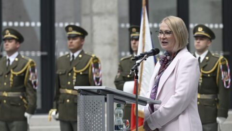 Černochová: Summitu NATO bude dominovat závazek 2% HDP, chce tak více peněz na obranu z rozpočtu a nové vybavení