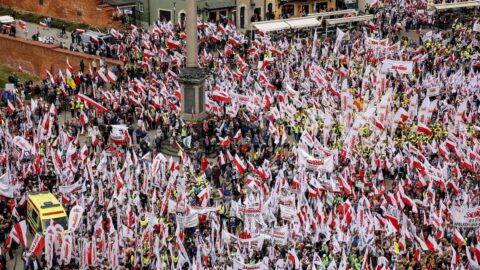 Ve Varšavě protestovaly desítky tisíc zemědělců proti klimatické politice EU