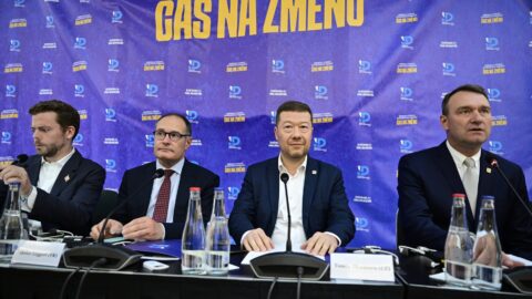 Unijní frakce české SPD chce konec von der Leyenové a zvrácení migračního paktu