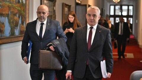 Odbory zrušily plánovaný protest proti vládní novele. Přispěla k tomu situace na Slovensku