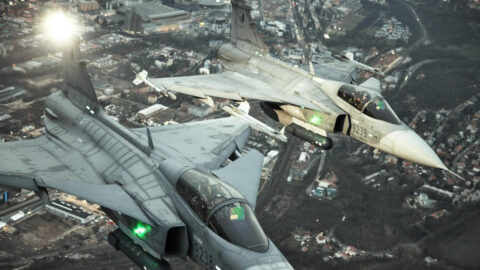 Pilot má nechat na zemi své ego, říká pilot gripenu „Speedy“