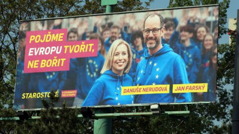 Europoslanci Farský a Nerudová zůstávají v EPP, Konečná a Dostál dál jednají