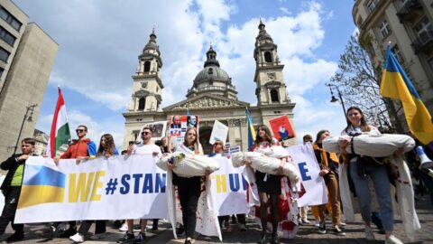 Maďarsko legalizuje pobyt Ukrajinců i s neplatnými pasy