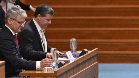 Novými ústavními soudci budou Přibáň a Langášek, Senát to schválil