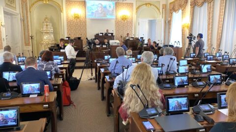 Přímý přenos: Společenské a zdravotní dopady covidových opatření a očkování (konference, Sněmovna PČR)