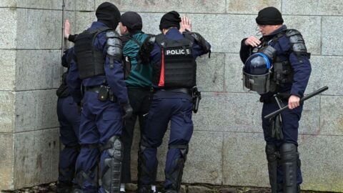 Francouzská policie podezřívá ze sabotáže na železnici krajní levici