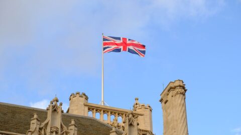 Vydala se Británie na cestu k policejnímu státu?