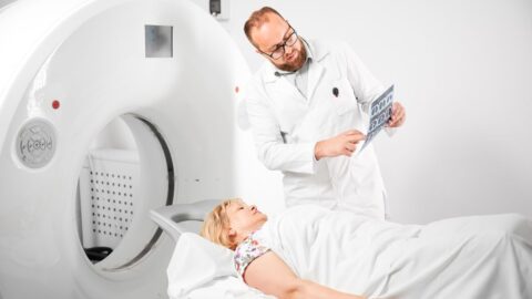 Novou kontrastní látku lze použít pro magnetickou rezonanci i emisní tomografii