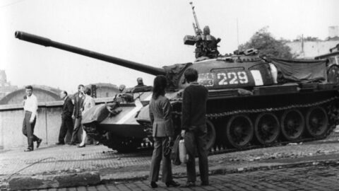 Rozhovor: Srpen 1968 začal už za Beneše v roce 1943. Moji kluci po revoluci nedostali nic, říká podplukovník Petr Mrázek
