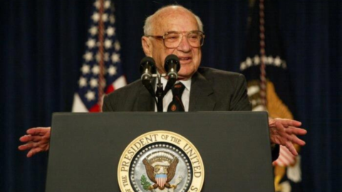 Co řekl Milton Friedman před pěti desetiletími o vládních výdajích, platí i dnes