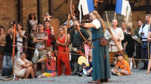 Tipy na víkend: Co takhle Tyjátrfest, lukostřelecký turnaj nebo do říše mašinek a hraček