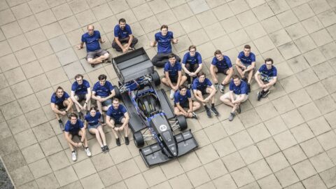 Studenti ZČU postavili poprvé elektrickou formuli, většinu komponent si vyrobili sami