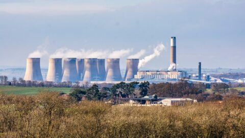 Konec jedné éry – Británie v září uzavře poslední uhelnou elektrárnu. 11 % elektřiny ale dováží