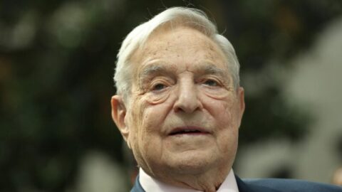 Před volbami v USA: Miliardář George Soros přebírá 200 rozhlasových stanic
