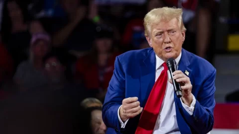 Íránští hackeři dle FBI posílali hacknuté informace z Trumpovy kampaně týmu Joea Bidena