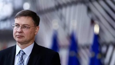 Čínské vyšetřování vepřového masa, alkoholu a mléčných výrobků z EU je „neoprávněné“, řekl šéf obchodu Evropské unie