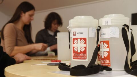 Sbírky na pomoc lidem po povodních shromáždily zatím víc než 230 milionů korun