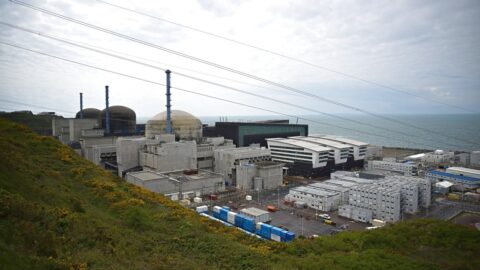 EDF může s 12letým zpožděním začít spouštět svůj nový reaktor ve Flamanville