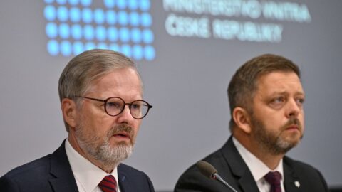 „Nemáme před sebou jednoduchý víkend,“ říká premiér Fiala k pokračujícím dešťům